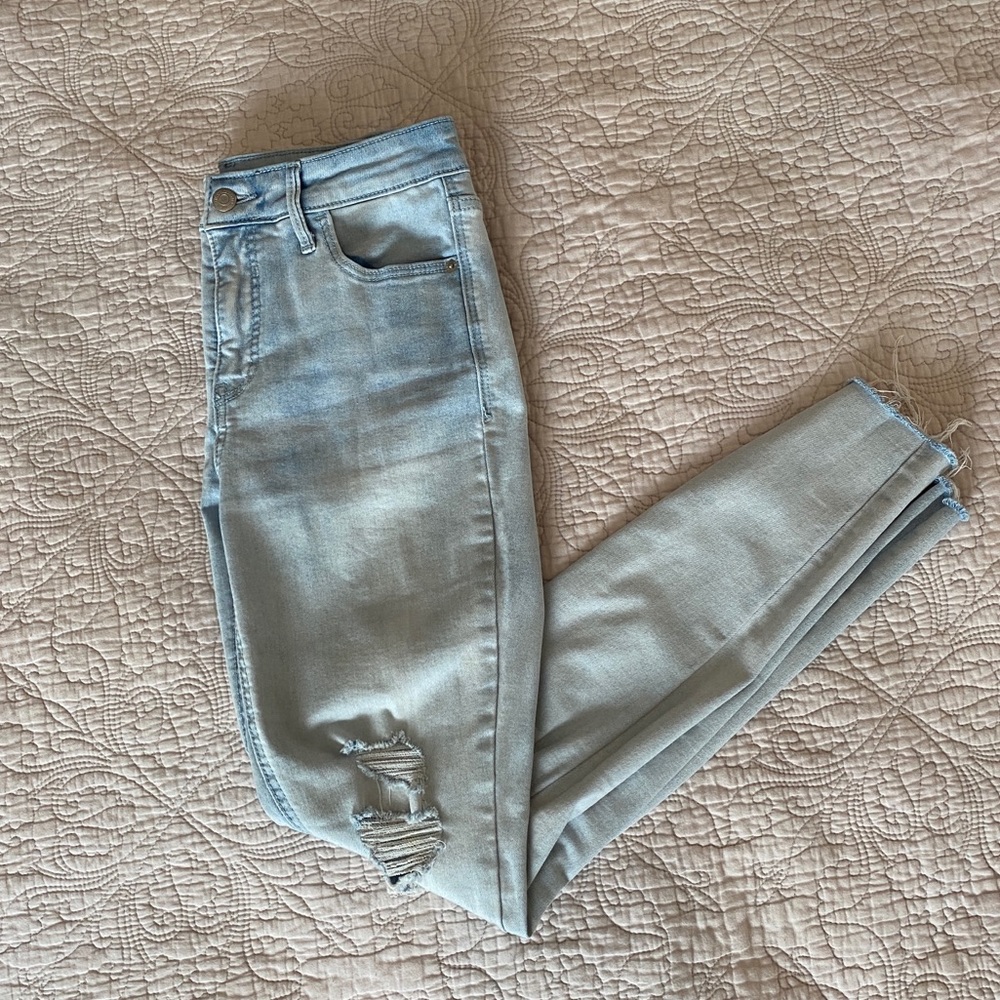 High-waisted skinny jeans